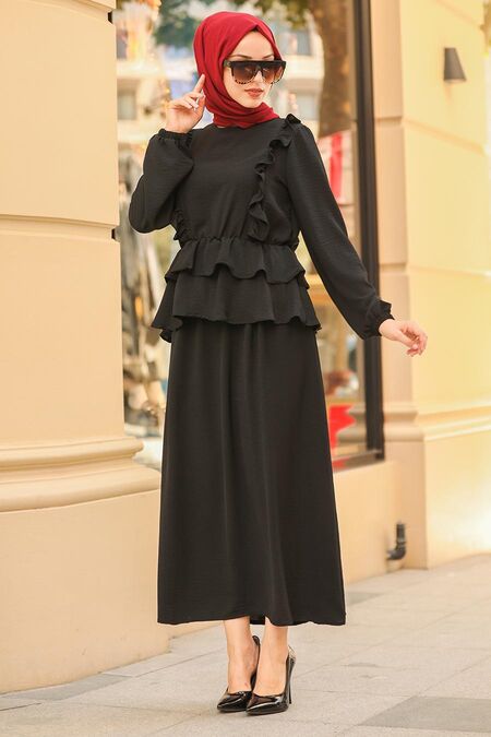 pakistani suit with hijab